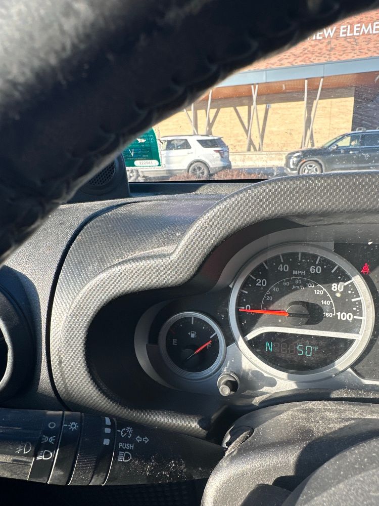 Dashboard indicating 50° temperature