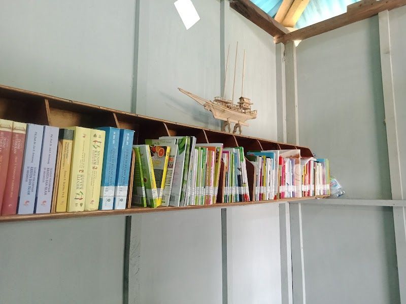 Perpustakaan Lentera Hati Lapas Kelas IIB Piru