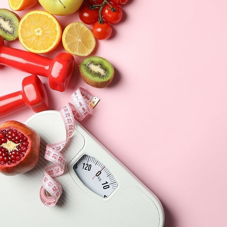 Imagen con alimentación saludable que hace referencia a la importancia de una dieta sana y la actividad física. 