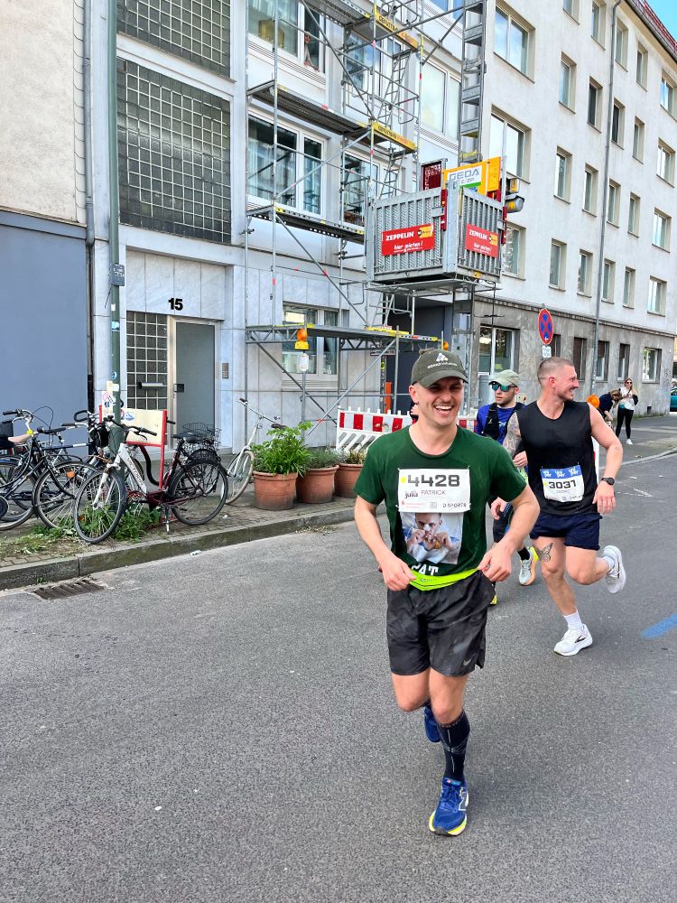 Me running in asphalt somewhere in Düsseldorf. 