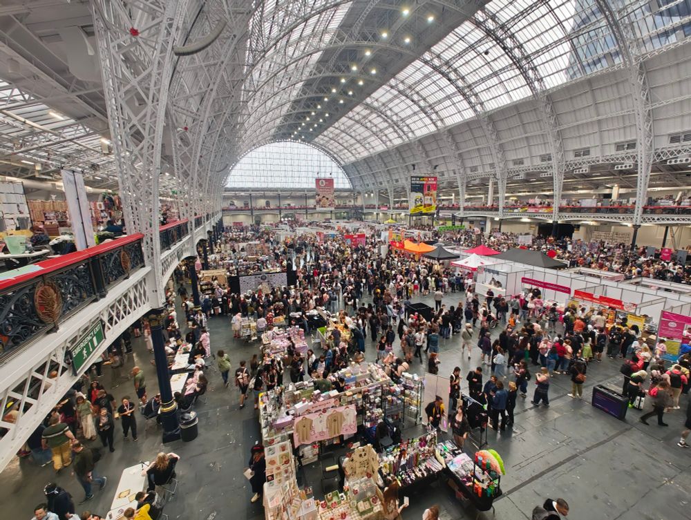 The show floor at hyper Japan, very busy 