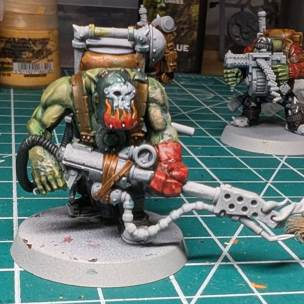 Ork flamer from Warhammer 40k killteam front view with skull and flame design on there mask