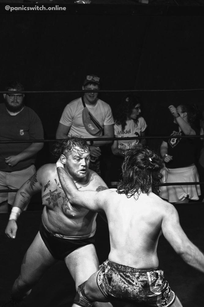 MV and Felix exchanging blows