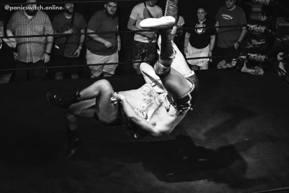 MV suplexing Felix Koz
