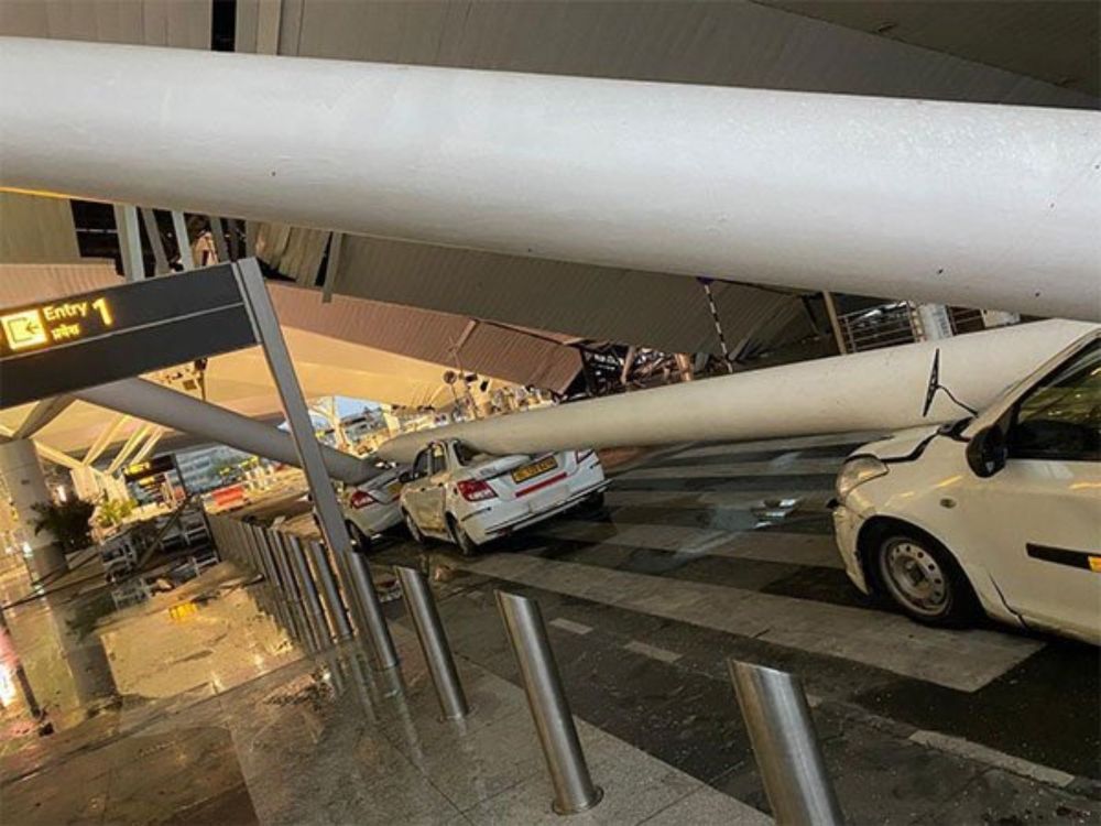 One dead in Delhi airport roof collapse while minister defends Modi -