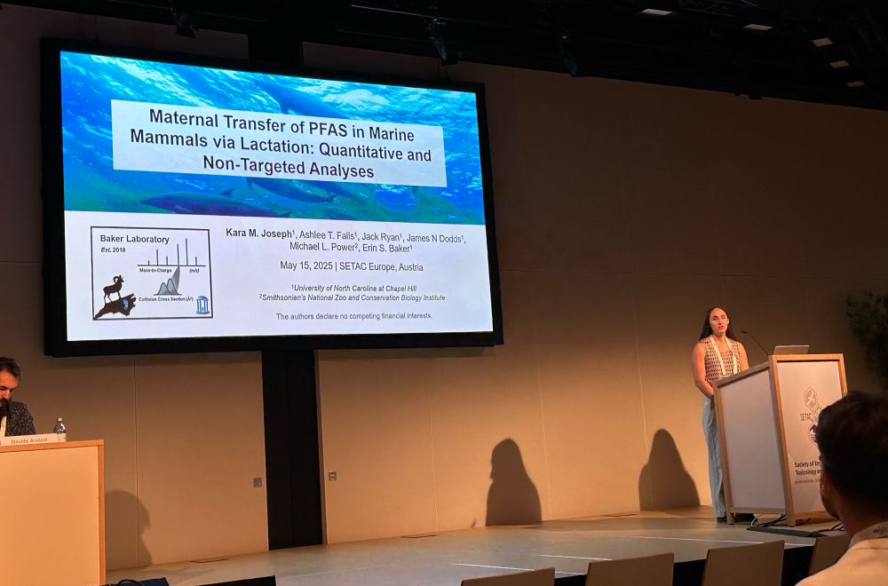 Scientist presenting her work about Maternal transfer of PFAS in marine mammals at SETAC 2025