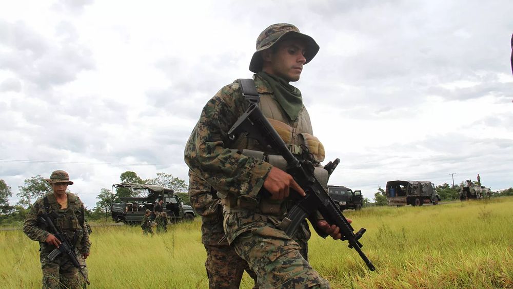 https://latinoamerica21.com/es/el-ejercito-del-pueblo-paraguayo-la-guerrilla-que-persiste-en-el-corazon-de-sudamerica/
