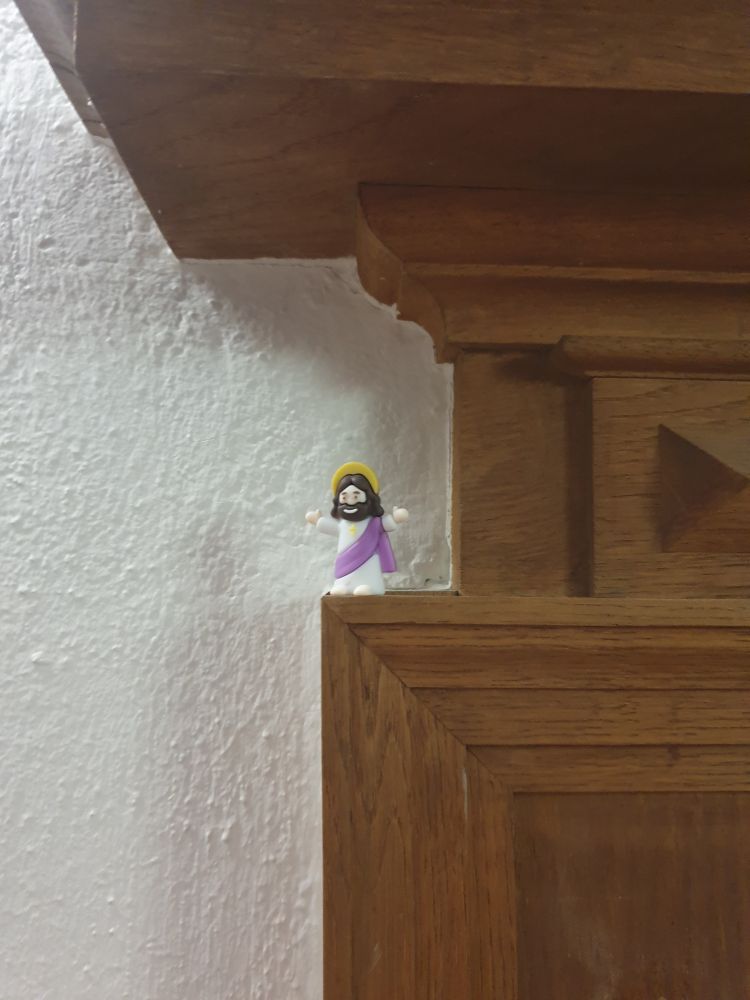 Mini-Jesus an meiner Bürotür