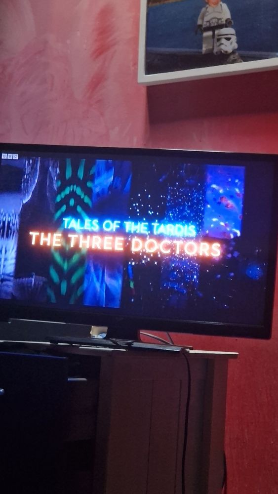 Tales of The TARDIS: The Three Doctors title sequence 