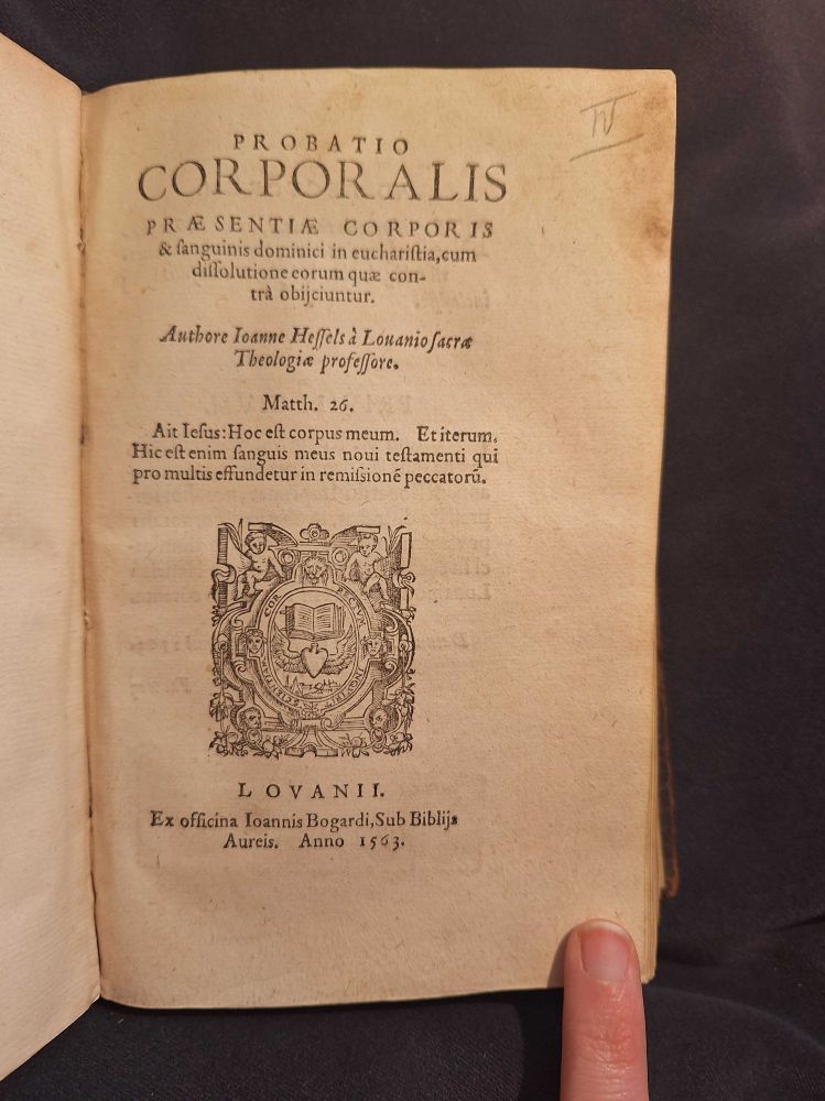 Title page of the book 'Probatio corporalis praesentiae corporis' with printer's device