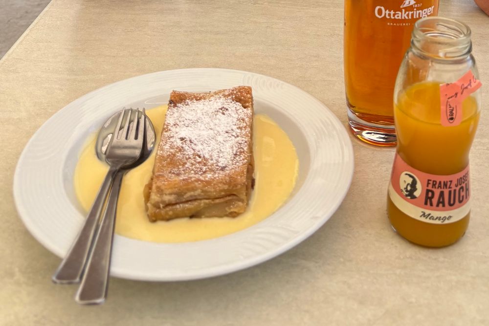 Apple strudel with vanilla sauce