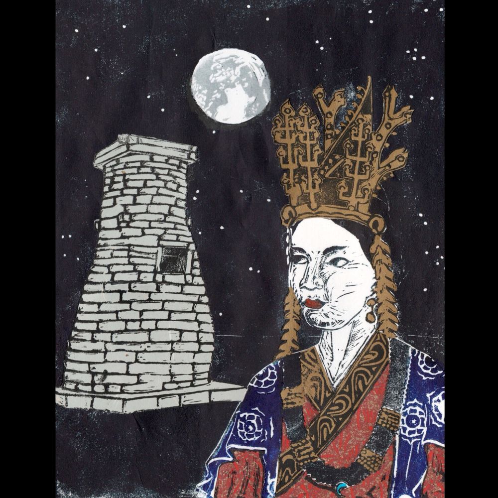 Linocut portrait of Queen Seondeok of Silla with elaborate medieval Korean crown and heavy beaded necklace in gold, red and blue robes, at night with starry black sky with white and grey moon and the grey Tower of Cheomseogdae behind her.