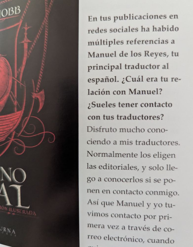 Fragmento de la entrevista en el que le preguntan a Robin Hobb por la relación que tiene con sus traductores.