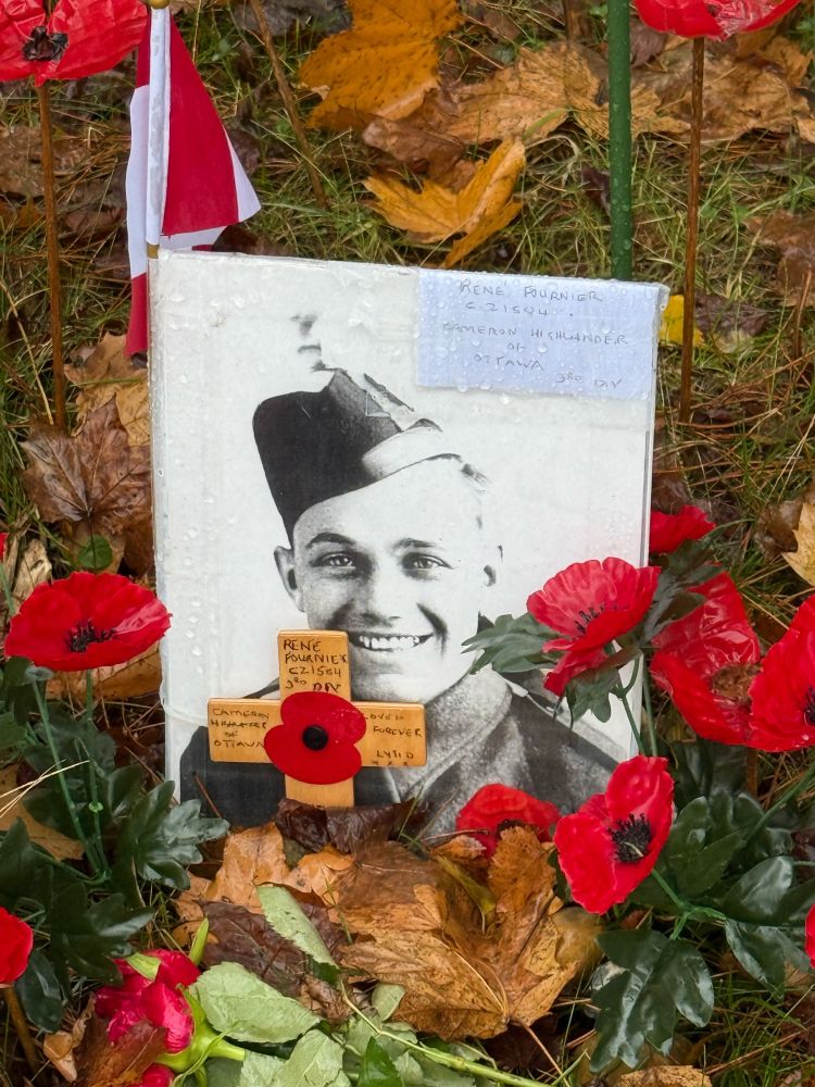 Individual poppy for a Canadian soldier