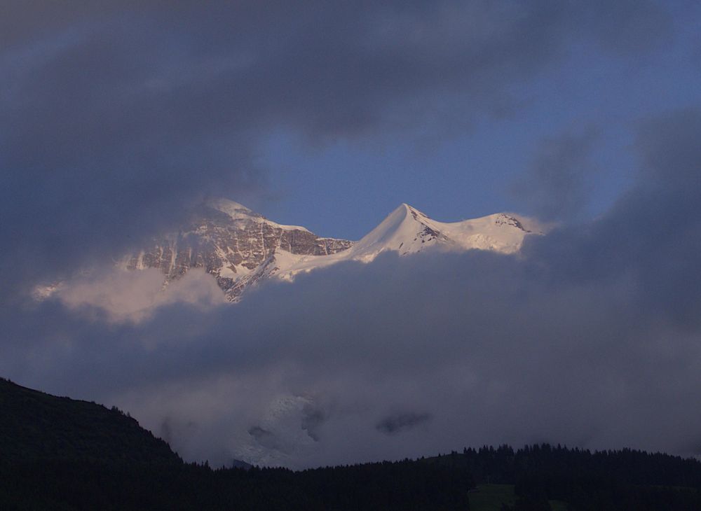 Jungfrau & Silberhorn through the clouds yesterday evening
