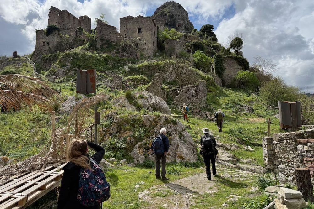 exploring a medieval ghost town in the Cilento NP © Richard Somers Cocks