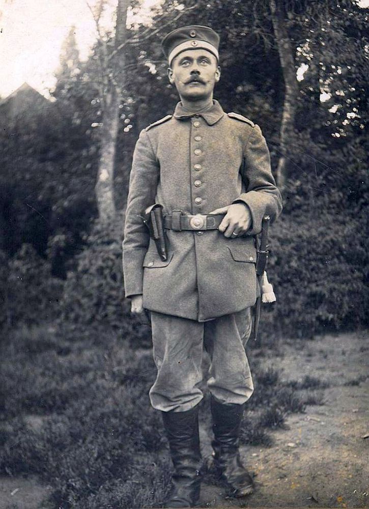 1914-1918, ukendt dato

Min morfar, Enewald Christiansen
f. 16.9.1890 i Ellum
d. 13.6.1955