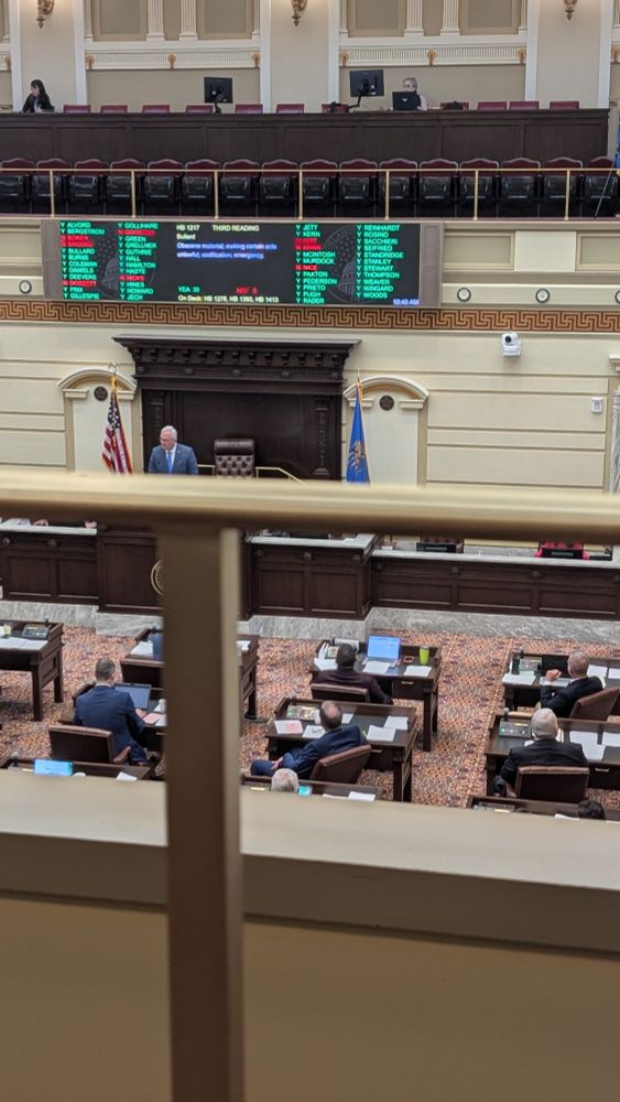 Picture of the 39-8 vote advancing HB 1217