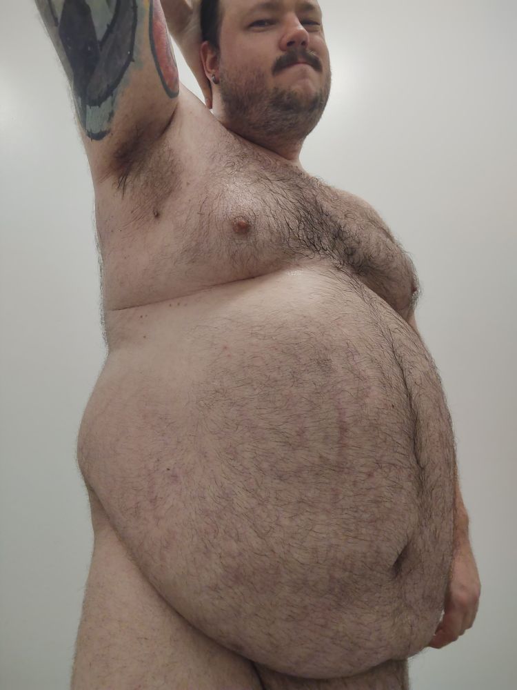 Sweaty fat guy posting pit for free