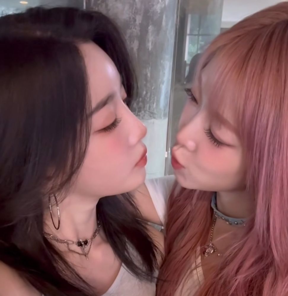 tripleS’ nien and yooyeon