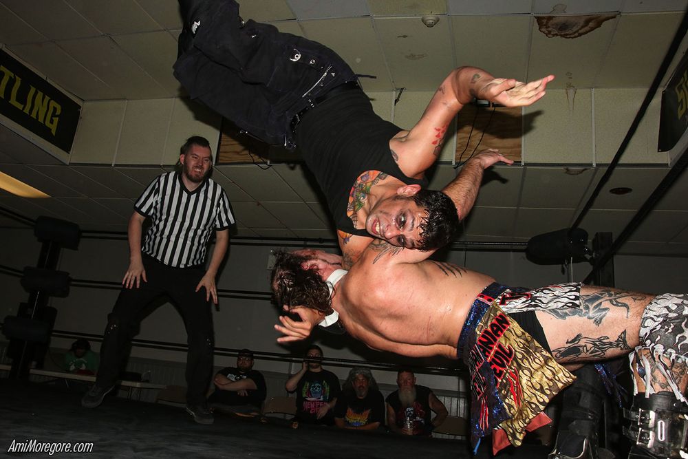 Mouse takes down Tarzan Duran