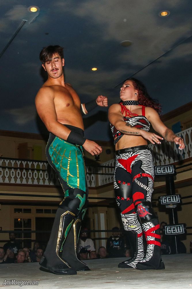 Masha Slamovich strikes Griffin McCoy in the face