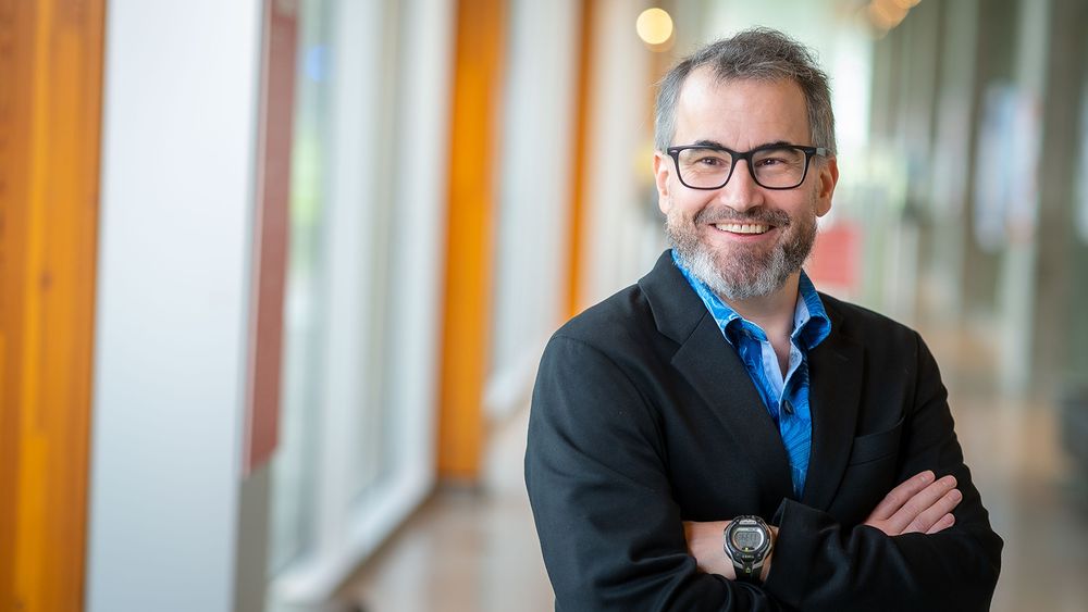Dr. Mark MacLachlan