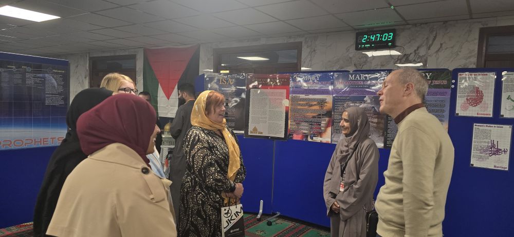 Group of people at Aisha Mosque