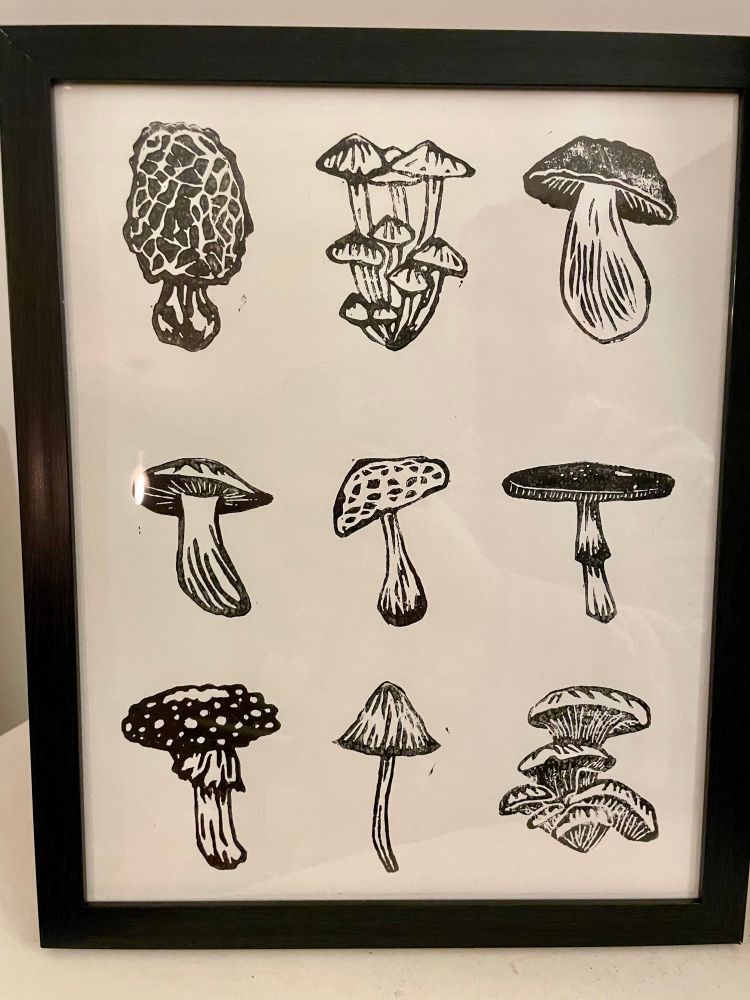 Champignons fait en impression tampon encre noire linogravure 