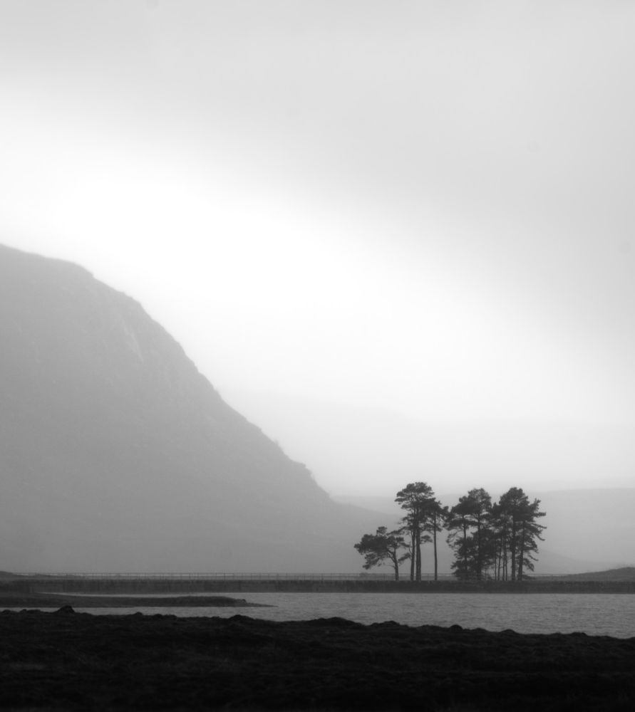 Loch Droma
268mm, 1/8 sec, f/9, ISO 100