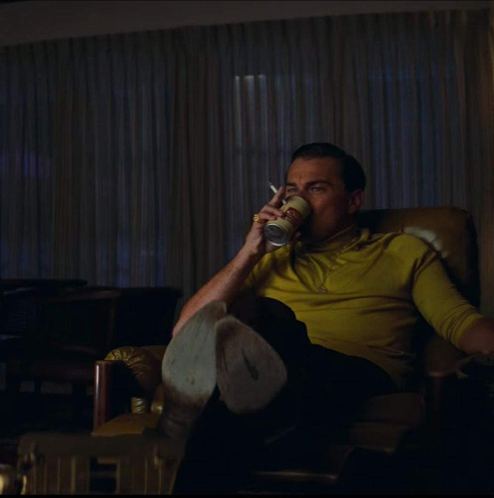 Leonardo DiCaprio not pointing at his tv.