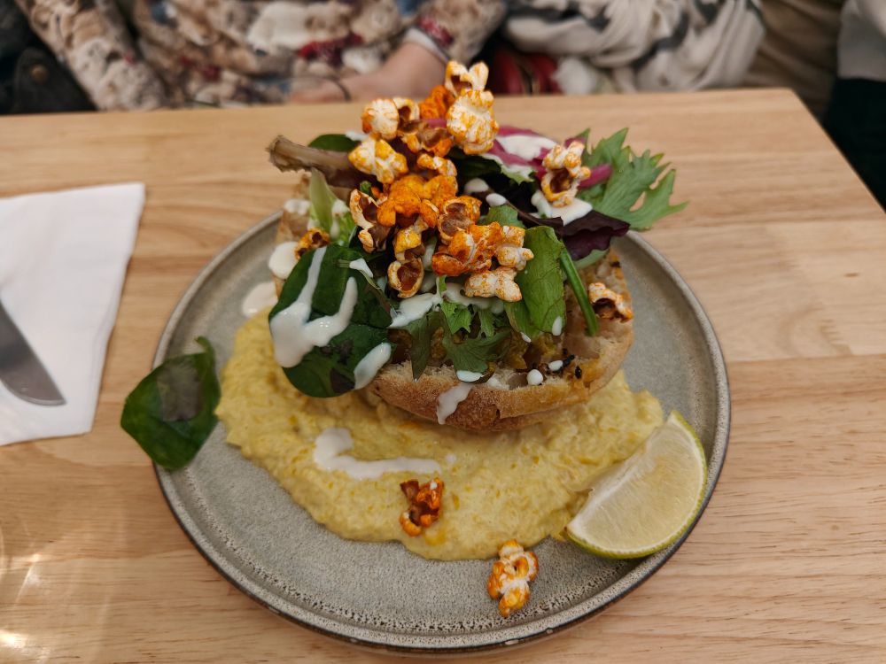 Toast "mexicain" à la guacamole de brocoli 