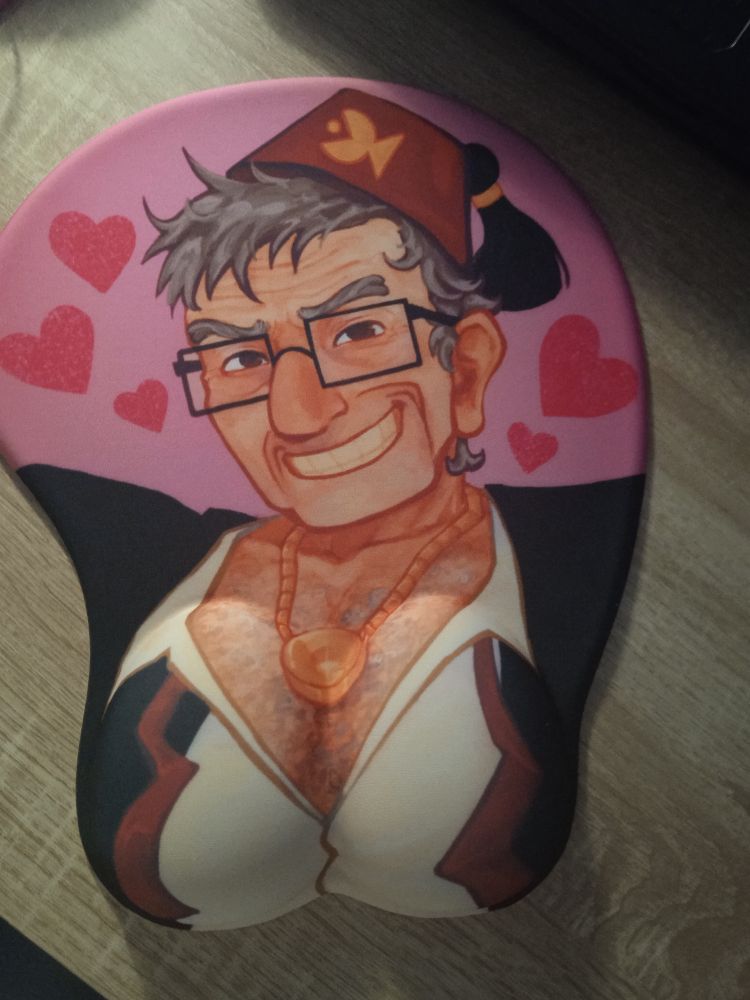 Photo of a Stanley wrist support mouse pad