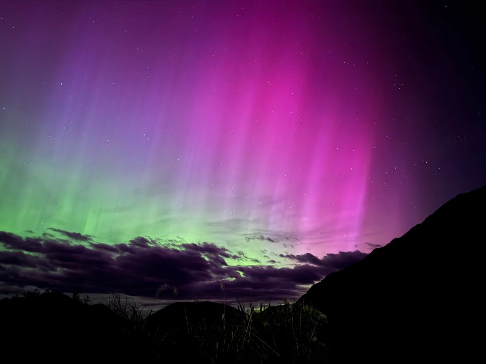 Aurora going from green to purple