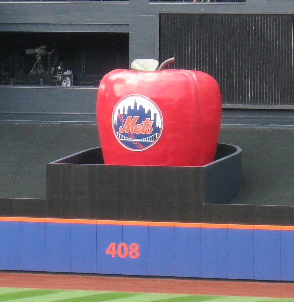 The New York Metropolitans' Home Run Apple.