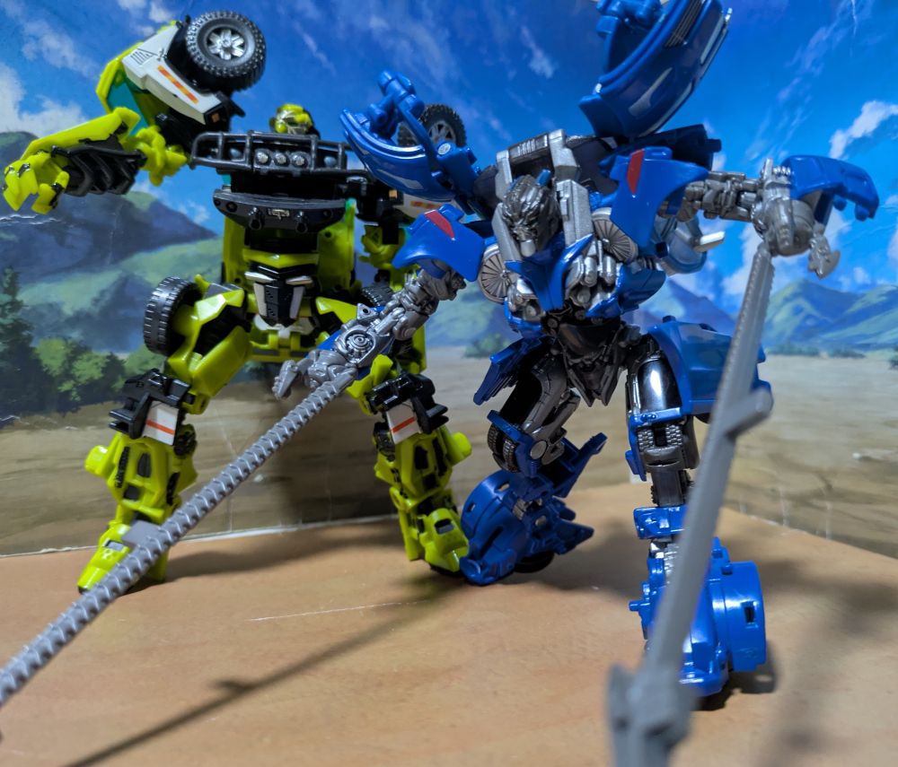 鞭は差し替えで再現、癖のあるデザインと可動で、一部色は足りてないが、ディティールはしっかり。