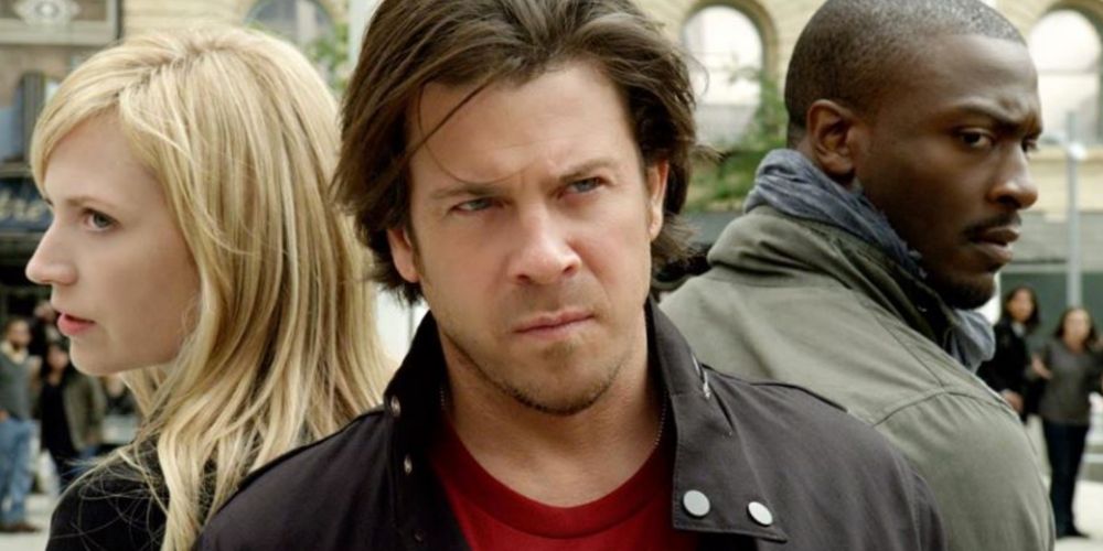 A screenshot of Parker, Elliot, and Hardison from Leverage standing in a triangle.
