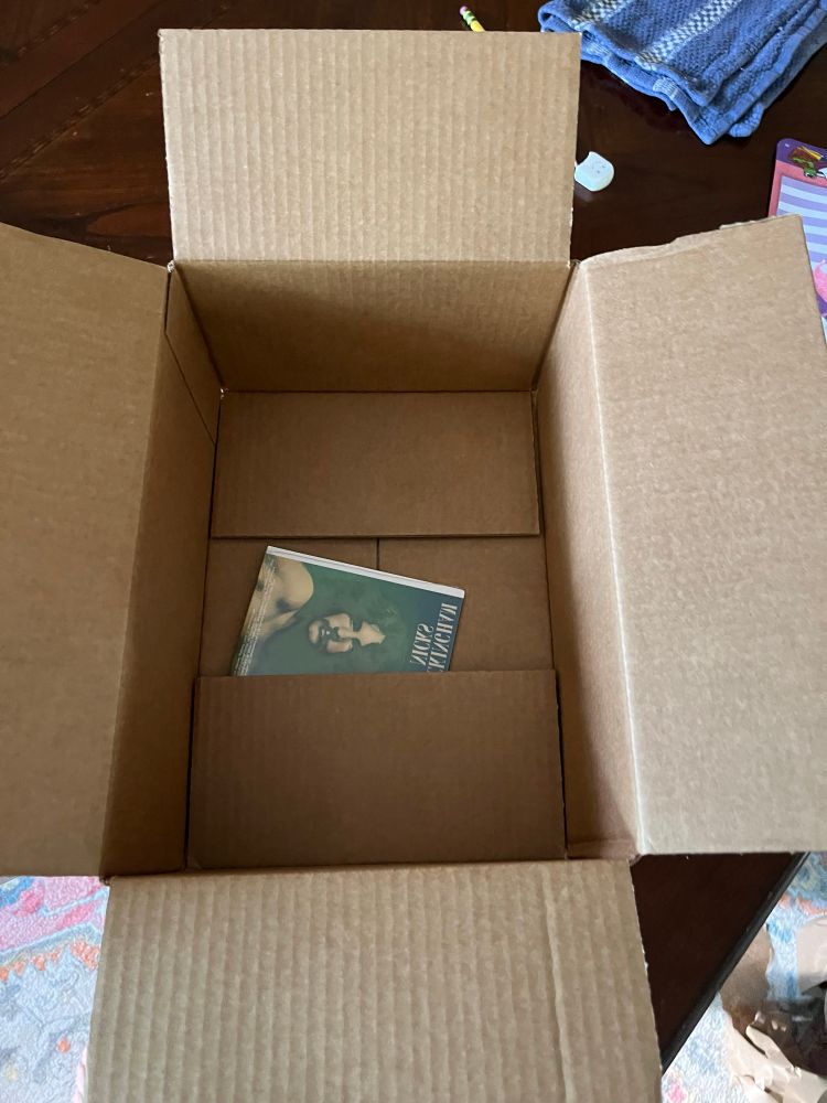 what’s that peeking through the flap