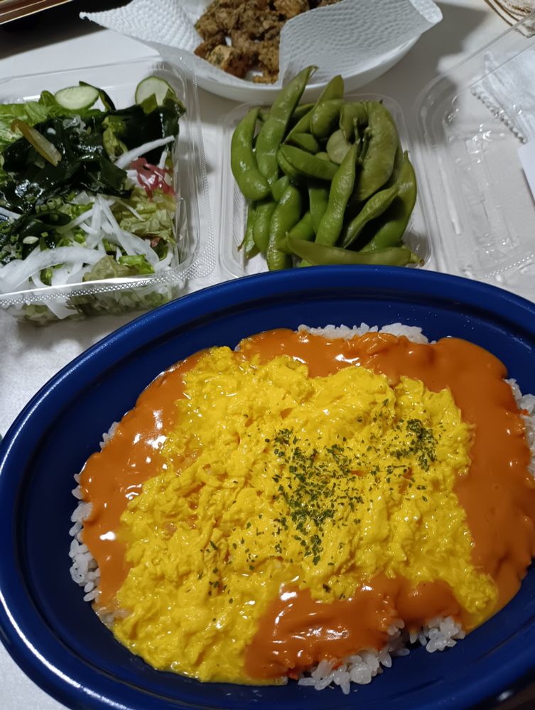 オムライスプレート
海藻サラダ、えだまめ
山芋のフライ