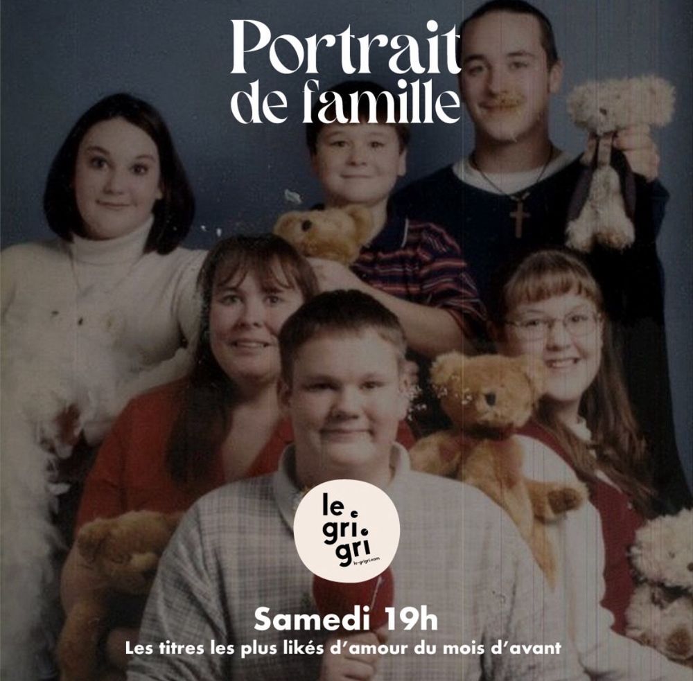 Un photo représentant une famille qui pose chacun avec son doudou (dis donc)
