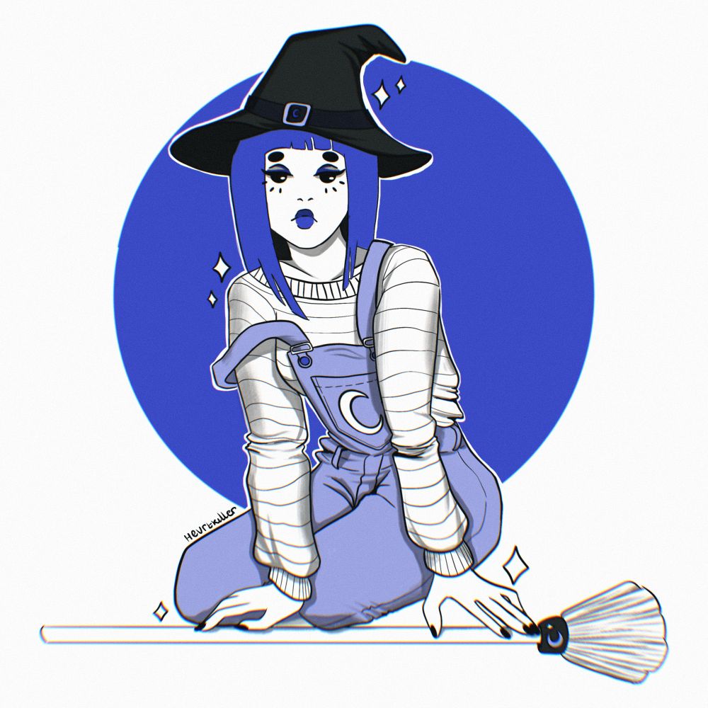 ilustração em preto, branco e azul royal inspirado na musica indie. é uma bruxinha sentada de lado no chão com as mãos apoiadas numa vassoura com detalhes de lua e brilhinhos. ela usa um chapéu tradicional de bruxa com fivelinha, tem um cabelo liso azul na altura dos ombros e está vestindo um macacão jeans com uma lua no bolso e um suéter listrado por baixo.