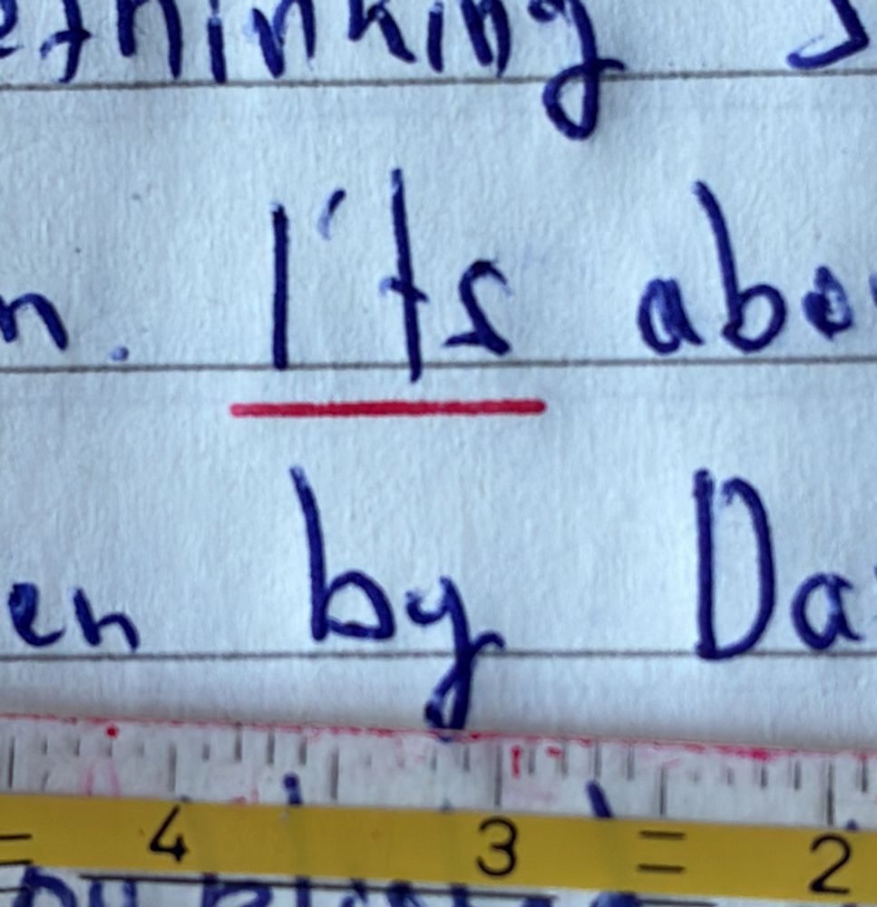 Ausschnitt aus einer Englischklausur in der der Fehler I Apostroph ts mit einem roten Strich markiert wurde. Darunter das Lineal. Die Tränen der Korrigierenden sind nicht zu sehen.