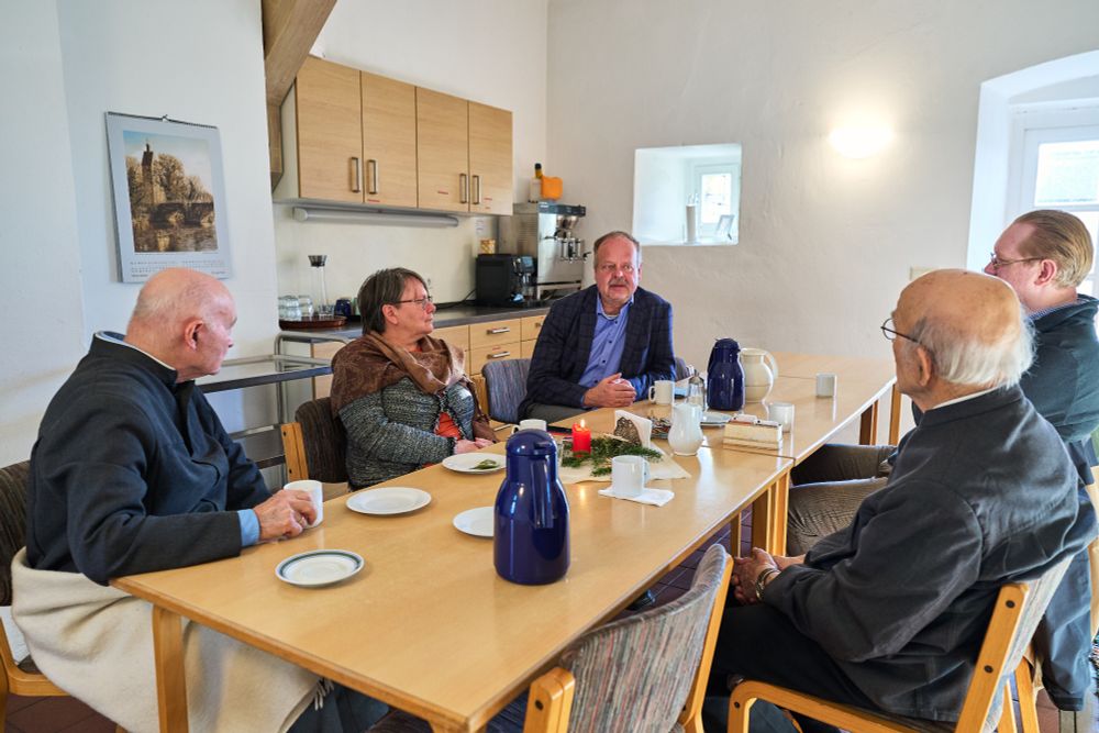 Eindrücke unseres Gespräches mit den Brüdern des Klosters Petersberg am 08.12.25