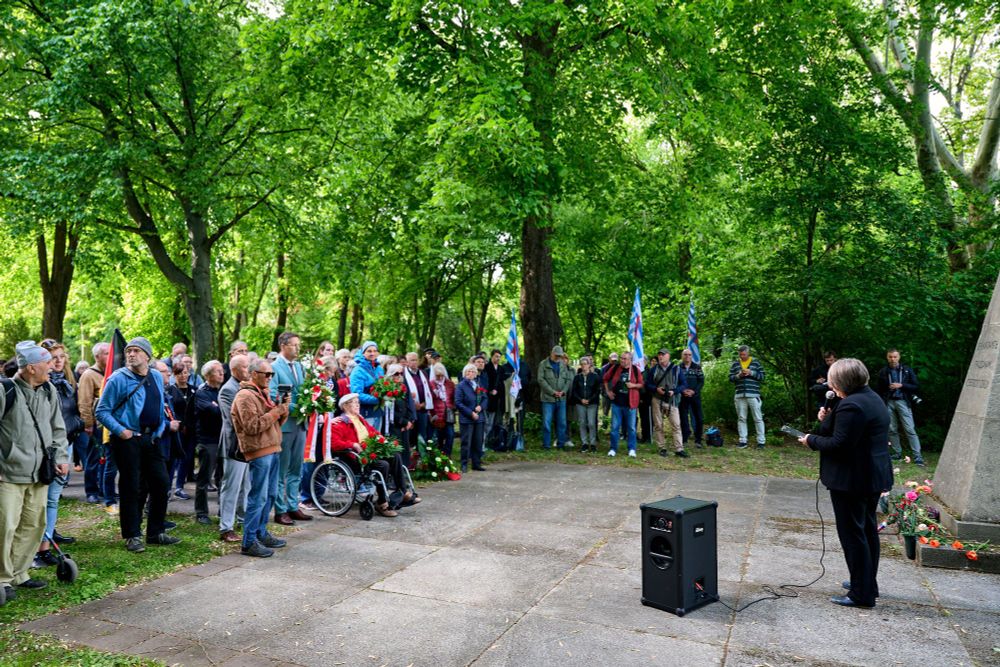 Eindrücke des Gedenkens zum 8. Mai 2025 auf dem halleschen Südfriedhof