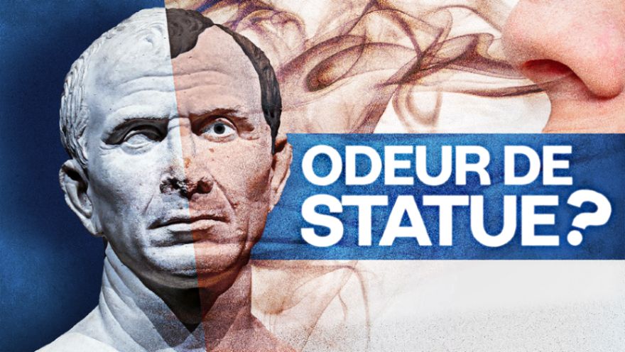 Nouvel épisode actu sur Nota Bonus sur le parfum des statues antiques gréco-romaines. On voit un buste antique à moitié blanc - à moitié coloré, avec un nez humain à droite le sentant. Des volutes partent du buste et vont vers le nez. On peut lire "Odeur de statue ?".