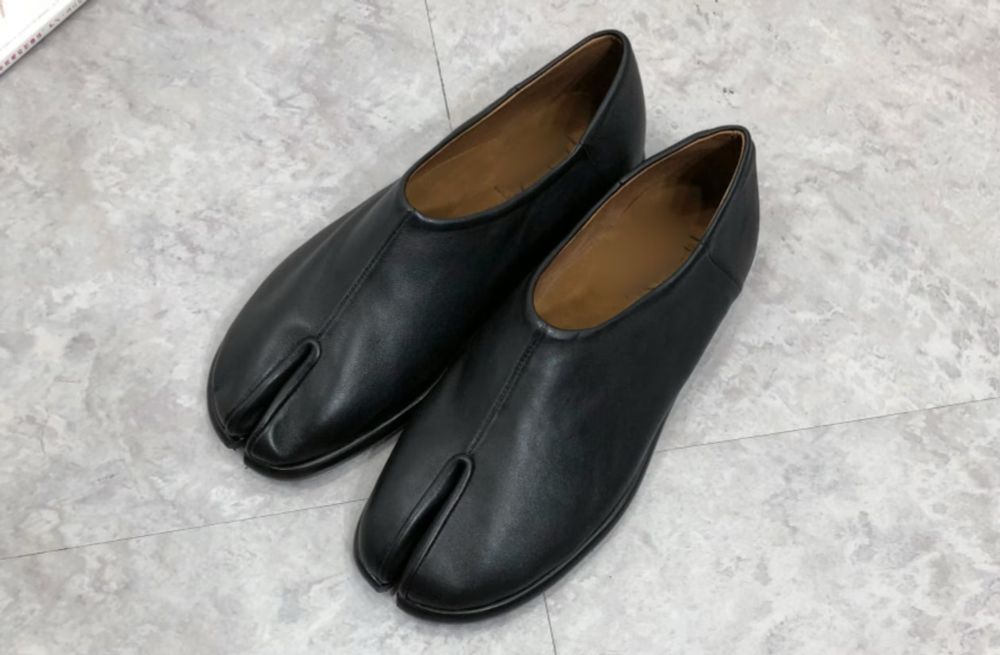 Tabi split toe shoes