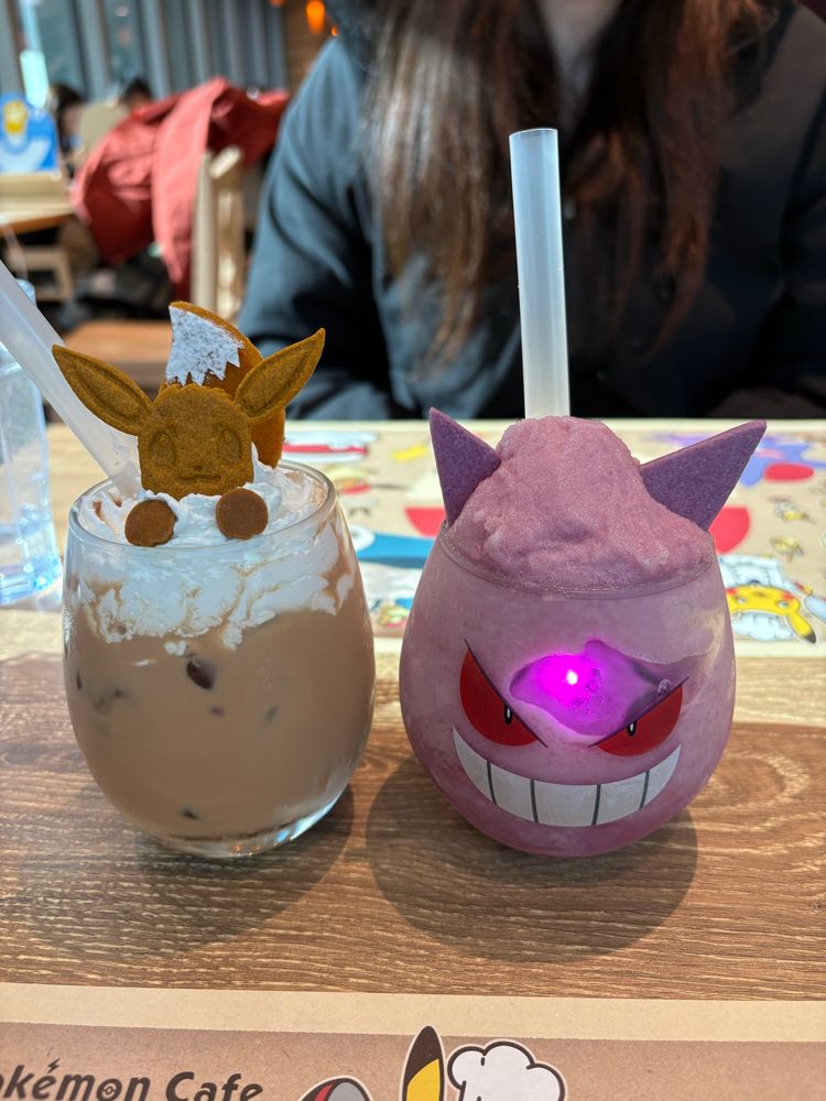 Eevee au Lait and Genger Confuse Ray Smoothie from Pokemon Cafe
