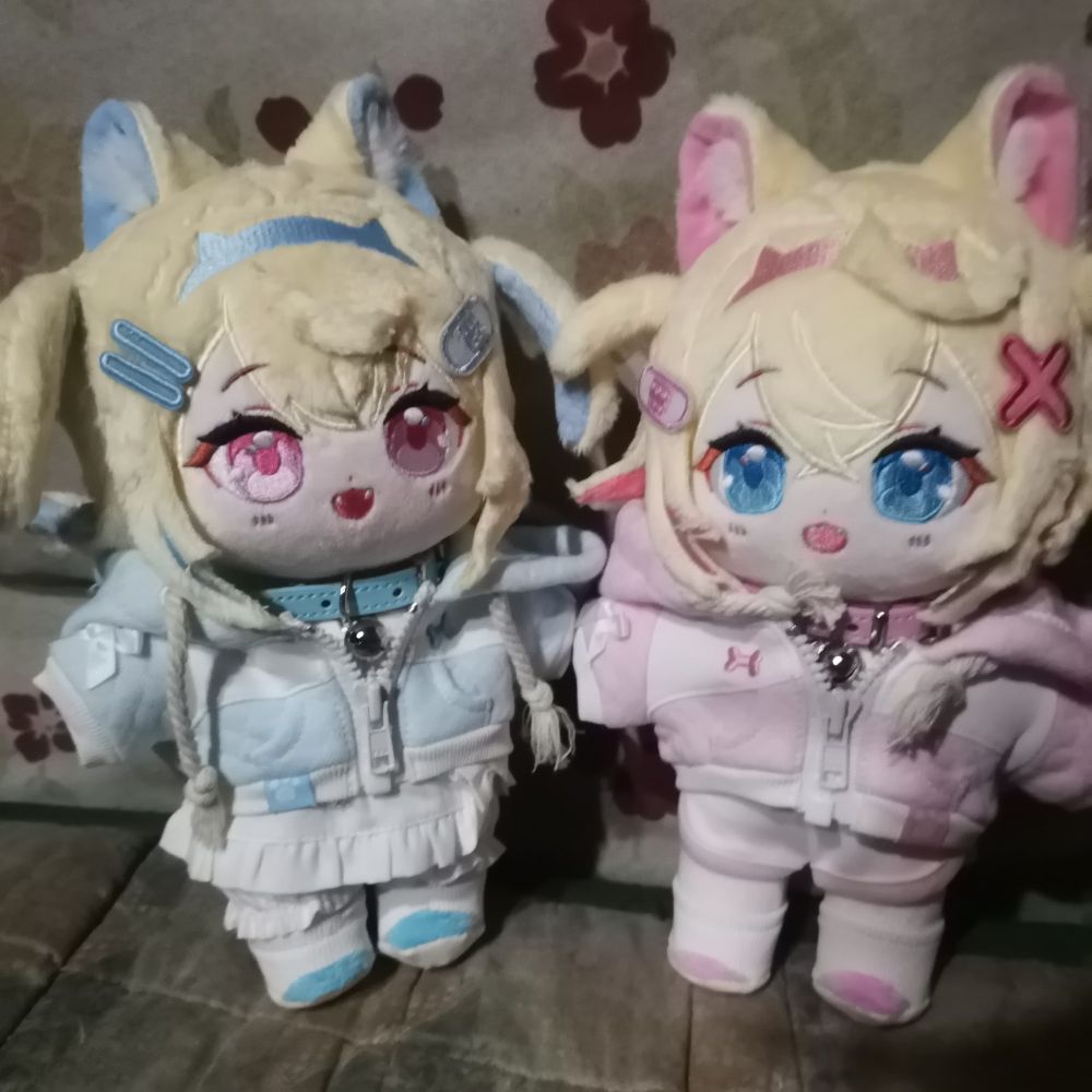 (left to right) fuwawa abyssgard and mococo abyssgard 20cm plush dolls by moorina (@booniecake on X/Twitter)