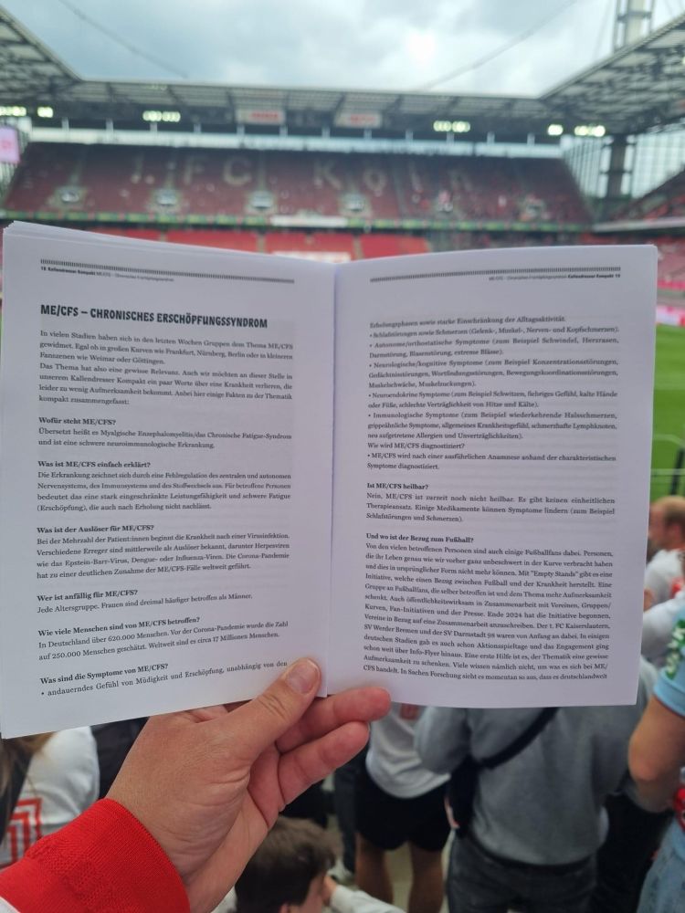 Foto von einem Kurvenflyer im Müngersdorfer Stadion. Text ist über ME/CFS (passt hier leider nicht hin)