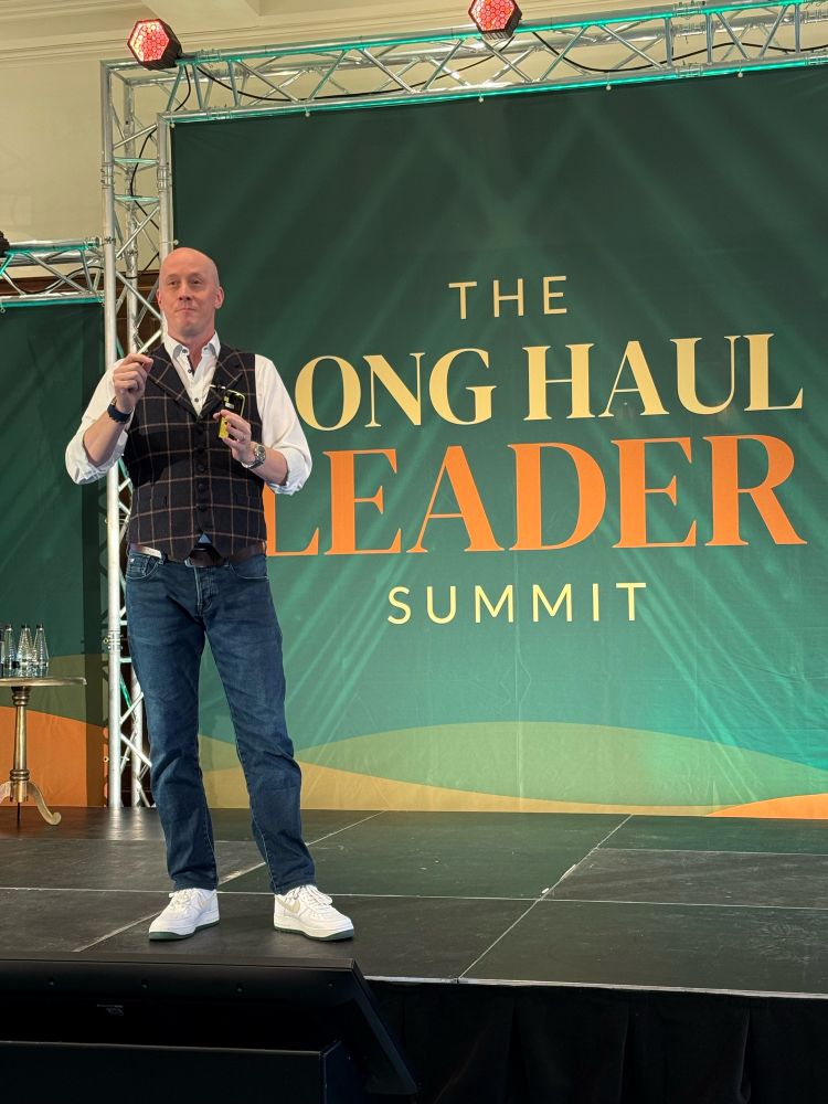 Chris Ducker opening the Long Haul Leader Summit 